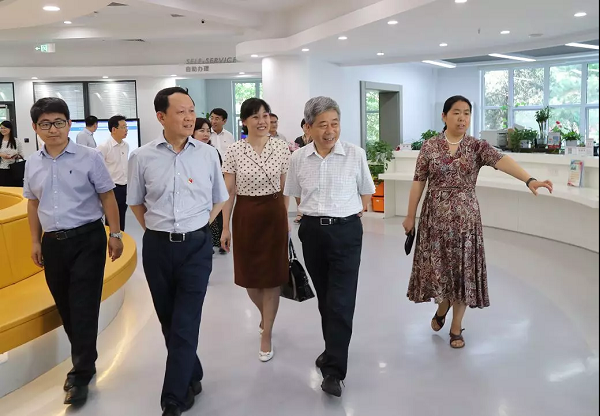 两年内，教育部长为何两次探访北京十一学校？| 热点